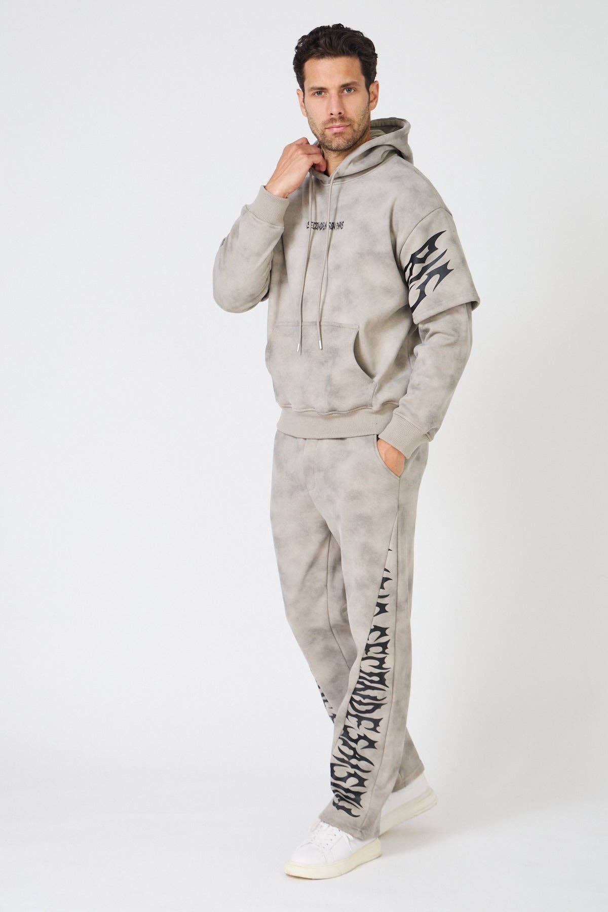 TOP MONDAY - Wholesale Tracksuit - Men's - Men's Oversized Tracksuit Set – Flame / Tribal Prints1
