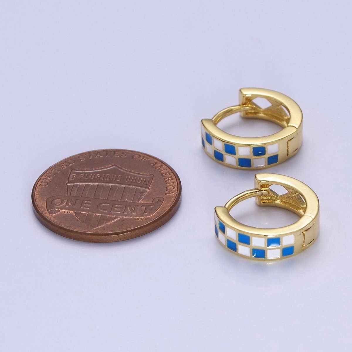 Aim Eternal - Wholesale Huggie Earrings - 24K Gold Filled Enamel Checker Hoops Earring Retro Gold Huggie Earrings V131 V1322