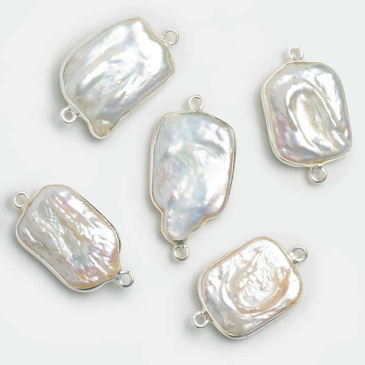 Connecteur à perles rectangulaires blanches à lunette argentée, 20 x 16 mm, 1 pièce pour la vente par The Bead Traders