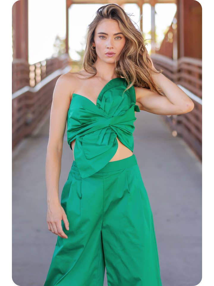 Strut & Bolt - Wholesale Shirt - Women's - One-Shoulder Knotted Flower Bow Crop Top34