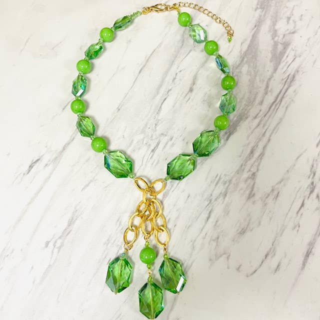 Statementketting met kristal- en jadehanger in kwastvorm voor wholesale door Anita K By Blushing Pink