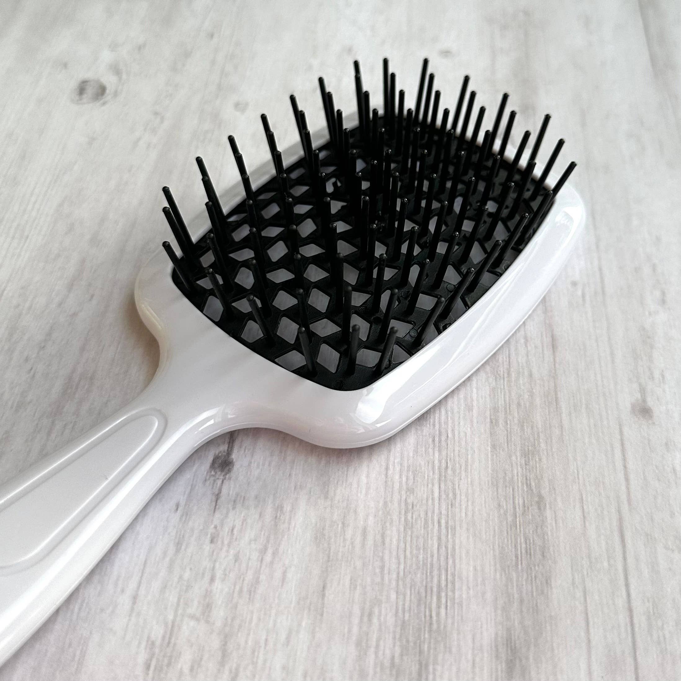 iconic mi - Wholesale Hair Brush/Comb - _Viral Detangling Hair Brush Scalp Massager White Black1