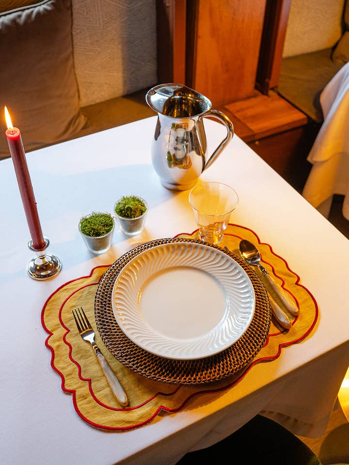 Clou individuel, Moutarde au Bordeaux pour la vente par Mariaida Home