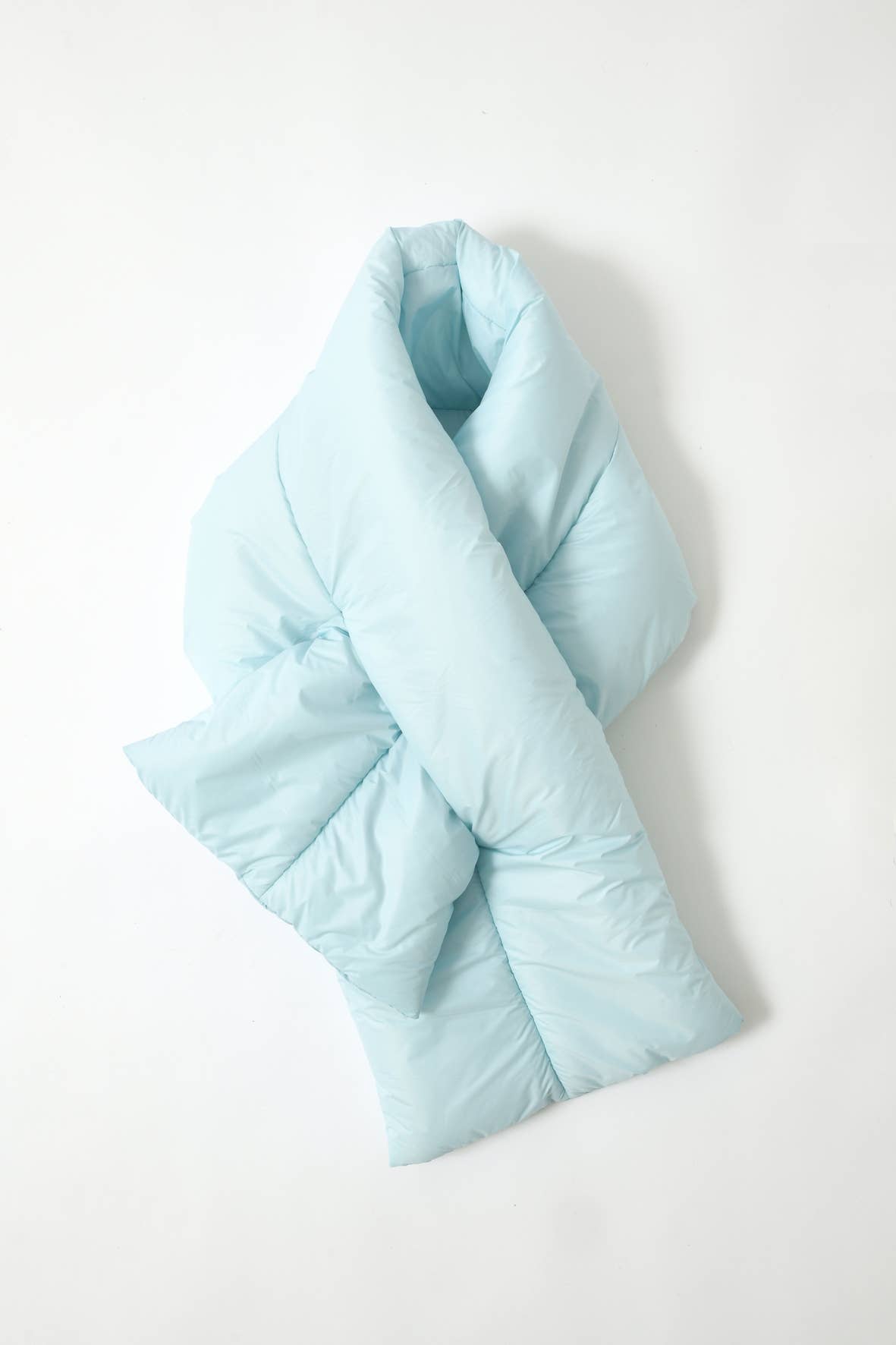 Abstract - Wholesale Scarf - Women's - Water-repellent recycled nylon padded scarf11