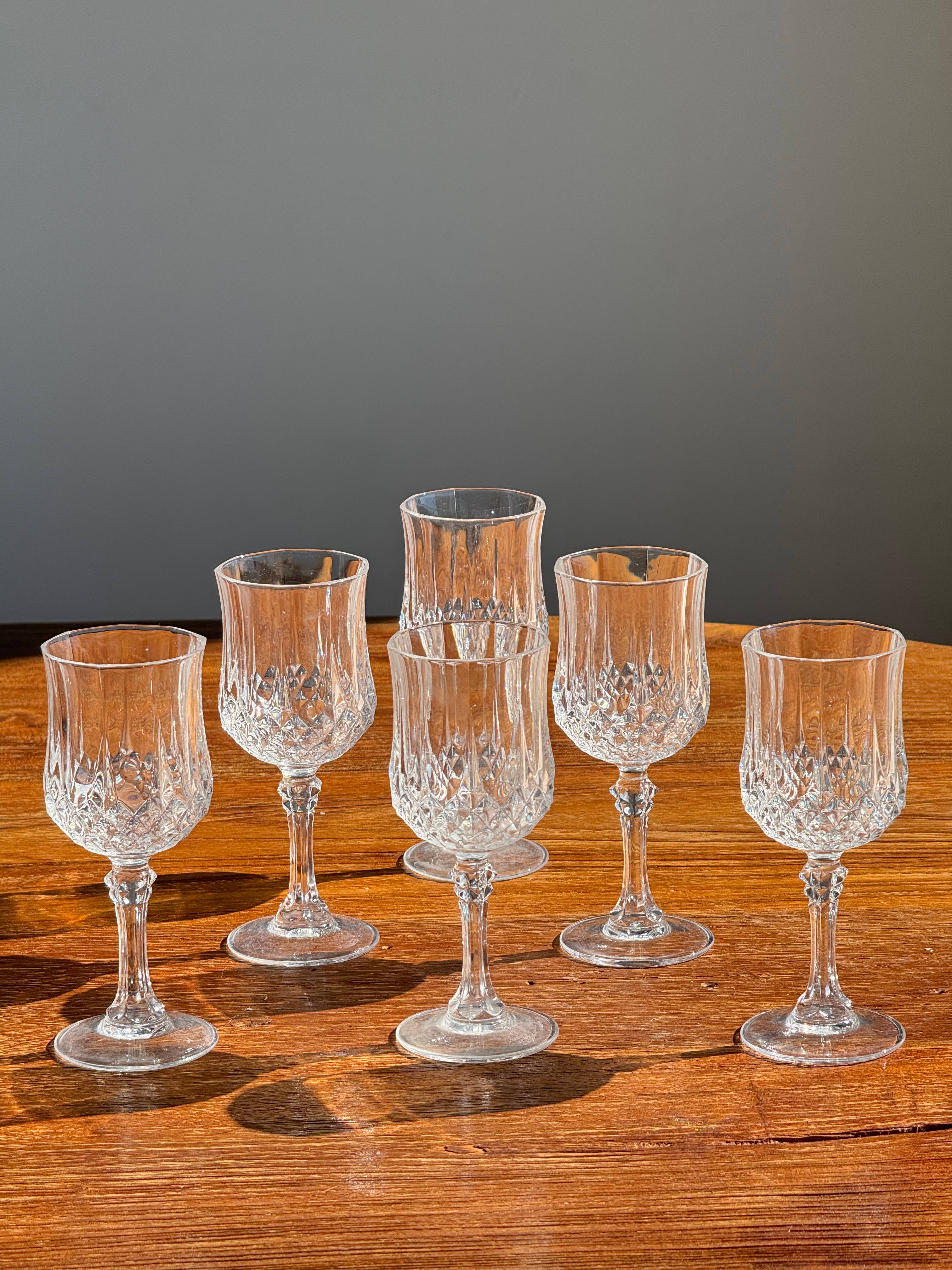 Office Objets - Wholesale Wine Glass - Set of 6 small diamond-cut crystal glasses H14.52