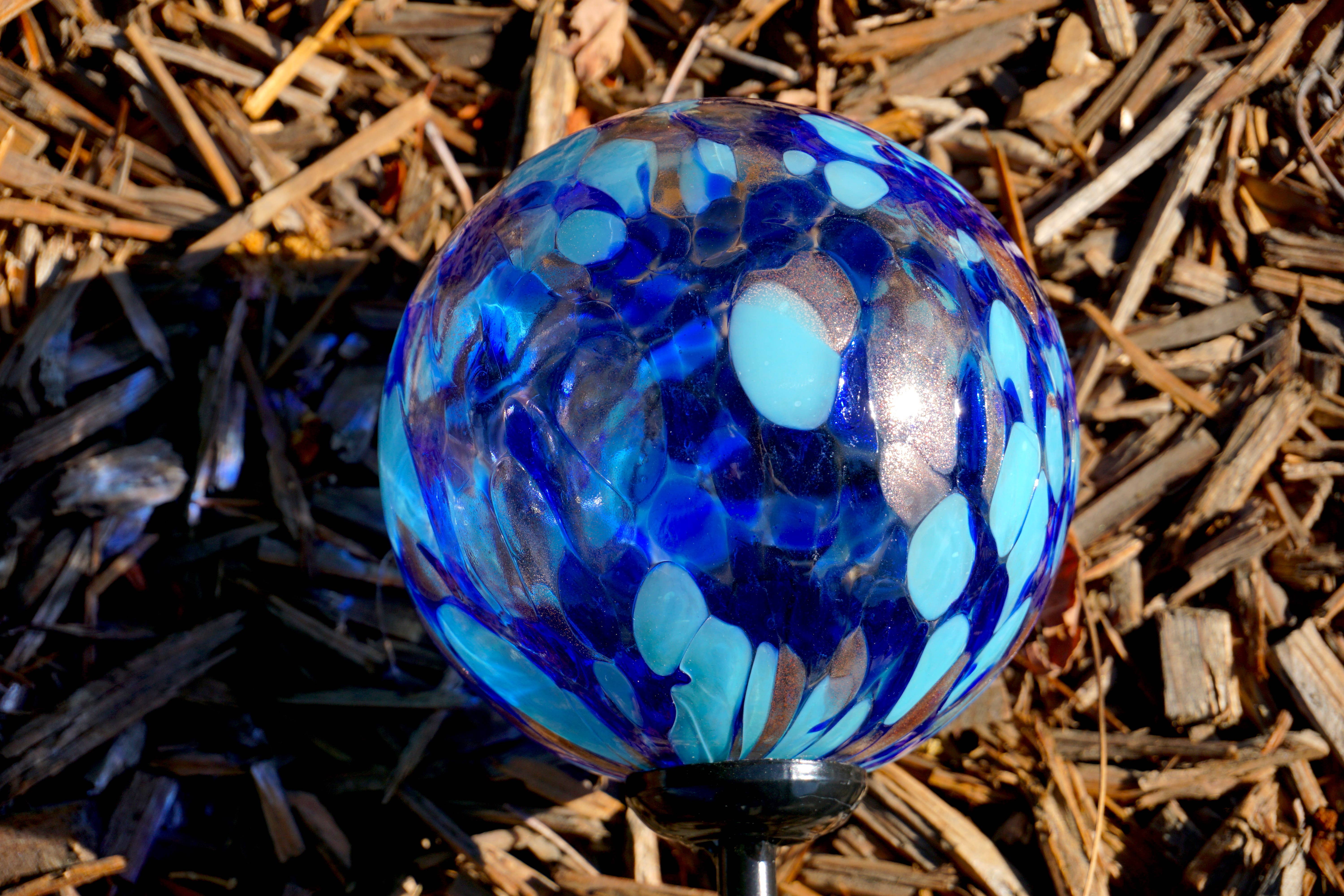 ApricotMint - Wholesale Garden/Lawn Stake - 4" Assorted Solar LED Orb Stake5