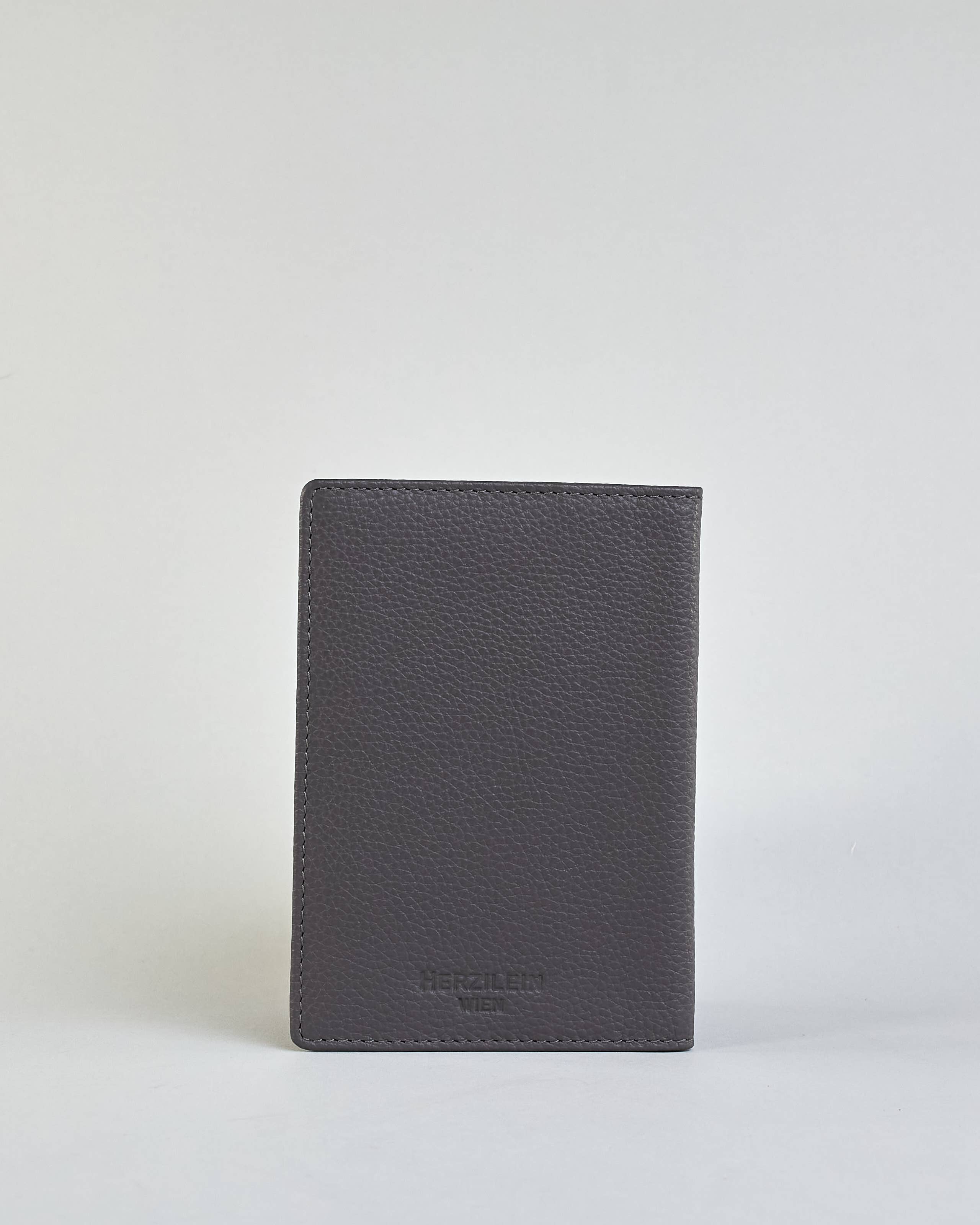 Herzilein-Wien GmbH - Wholesale Passport Case - Women's - Passhülle Leder 10