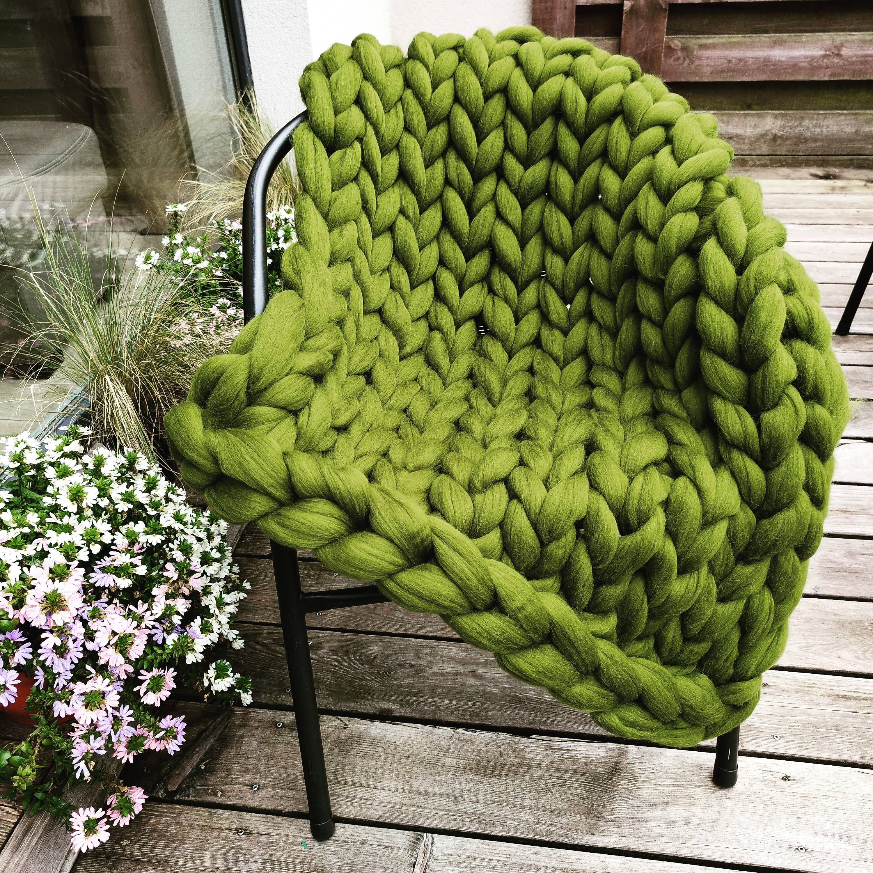 Chunky Wool Studio - Wholesale Throw Blanket - Handmade Chunky Knit Blankets16