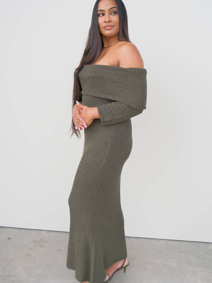 Lina Off-Shoulder-Kleid in Khaki für den Großhandel von AMIRA Collective