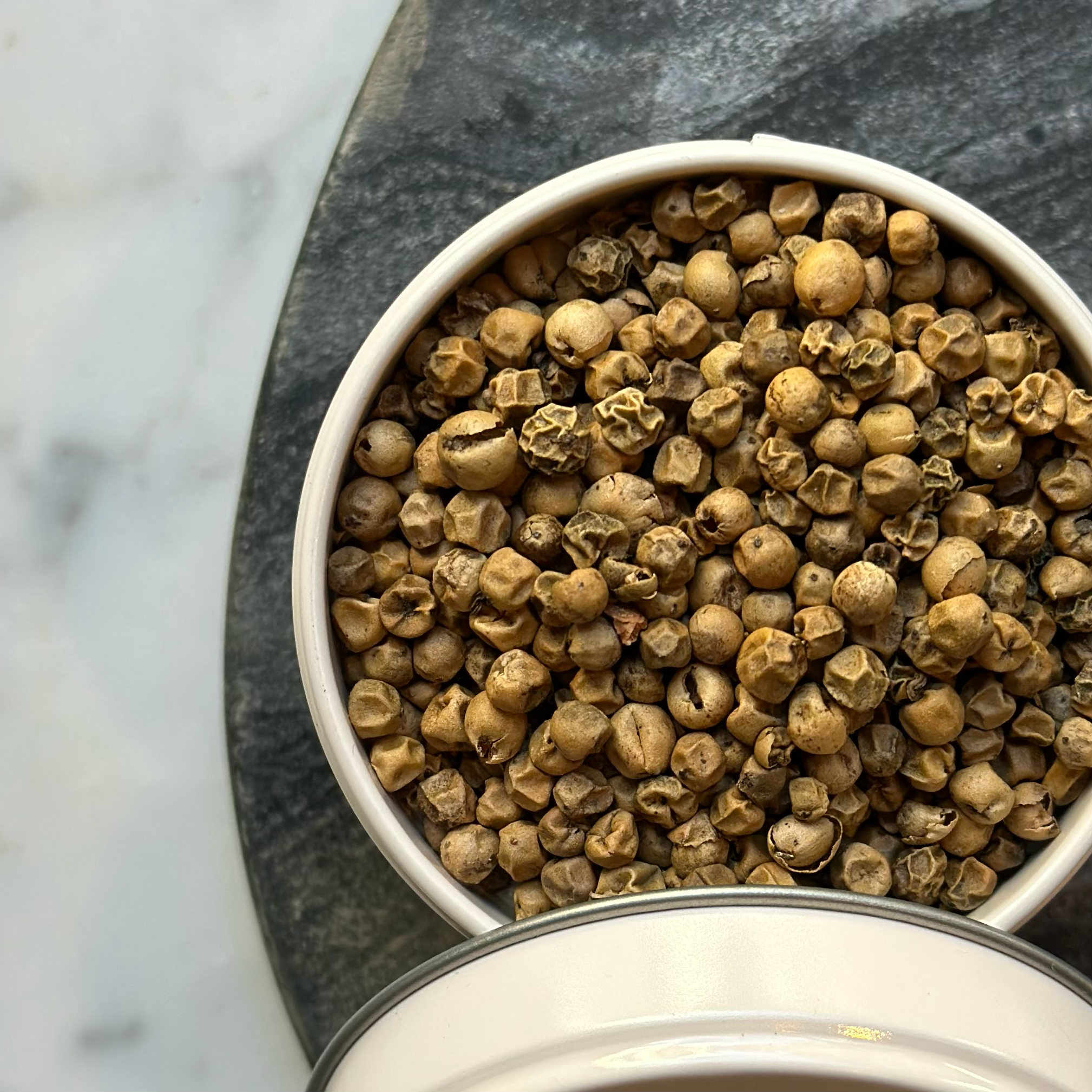 Compagnie Française des Poivres et Epices – Pimenta por atacado – Pimenta verde das costas de Madagáscar0