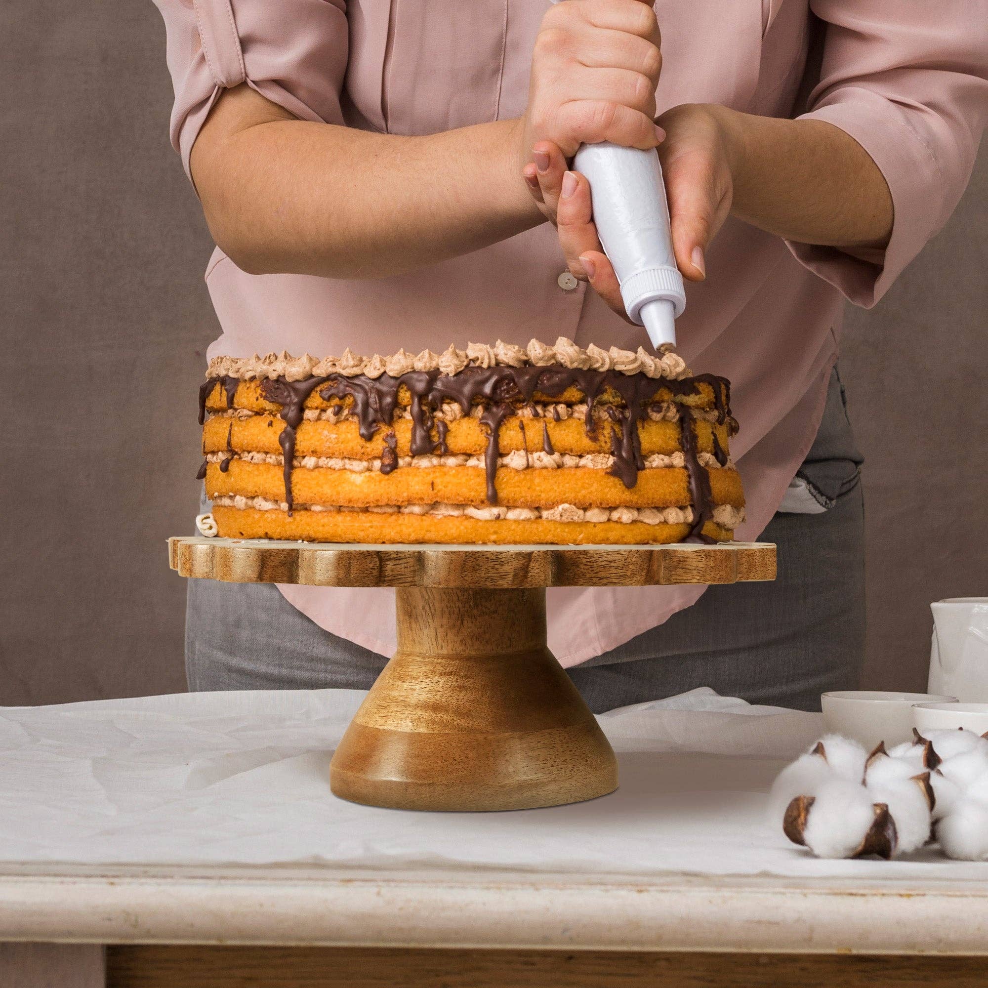 Mela Artisans - Wholesale Cake Stand - Scallop Cake Stand2