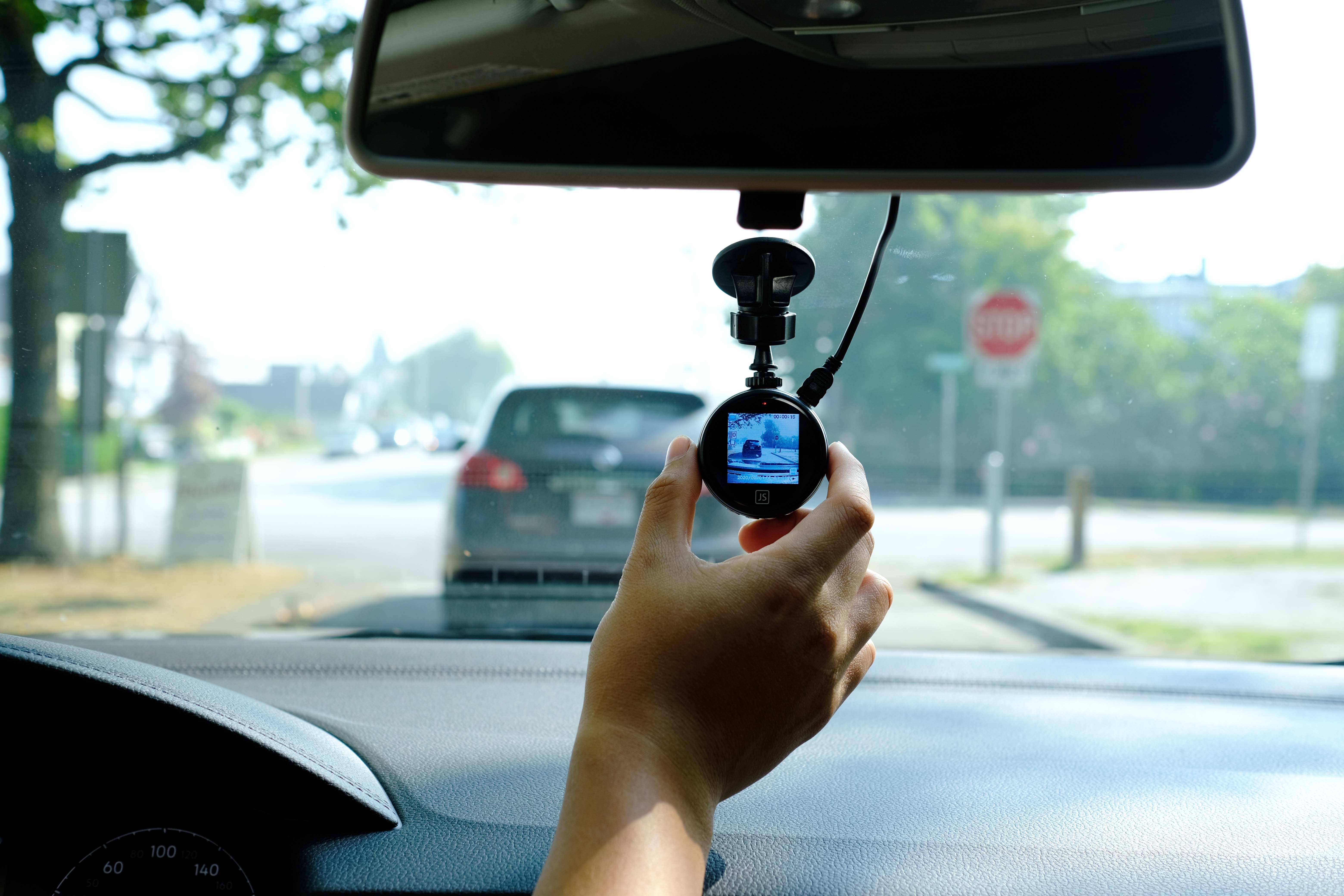 JS Innovations - Wholesale Car Decorative Charm - Unisex - JS Dash Mini - Plug & Play Dash Cam- Full HD 1080p Dashcam4