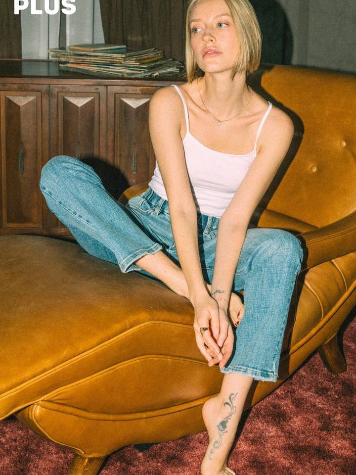 ARTEMIS VINTAGE - Wholesale Jeans - Women's - PLUS - TUMMY CONTROL HIGH RISE STRAIGHT JEANS 6