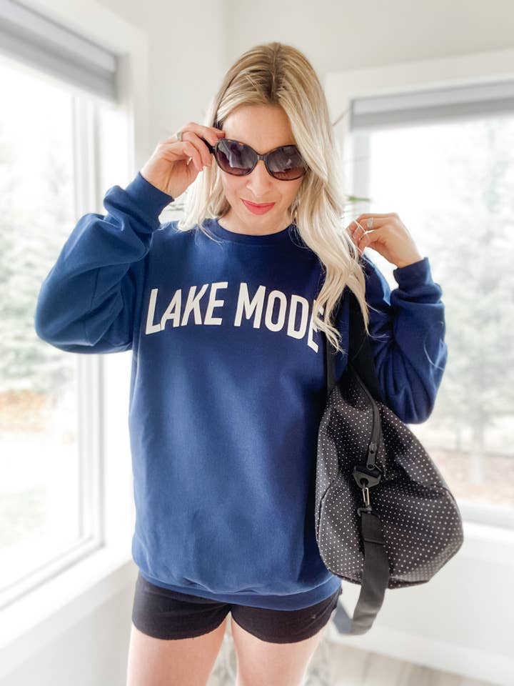 Chandail ras du cou douillet Lake Mode pour la vente par Blonde Ambition | Jewelry | Valentines Gift & Sweaters