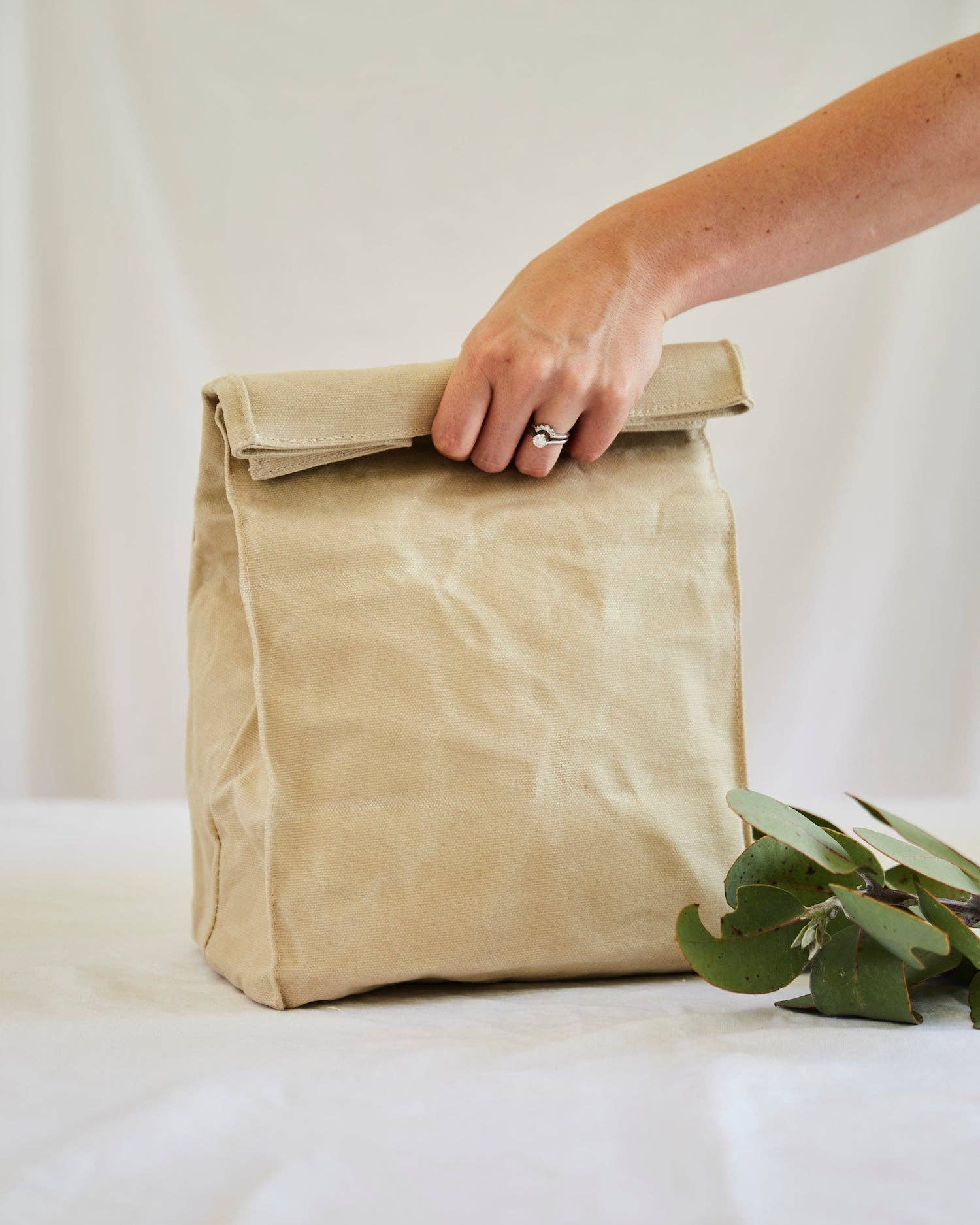 The Conscious Store - Wholesale Lunch bag/box - Insulated Waxed Cotton Canvas Lunch Bag1