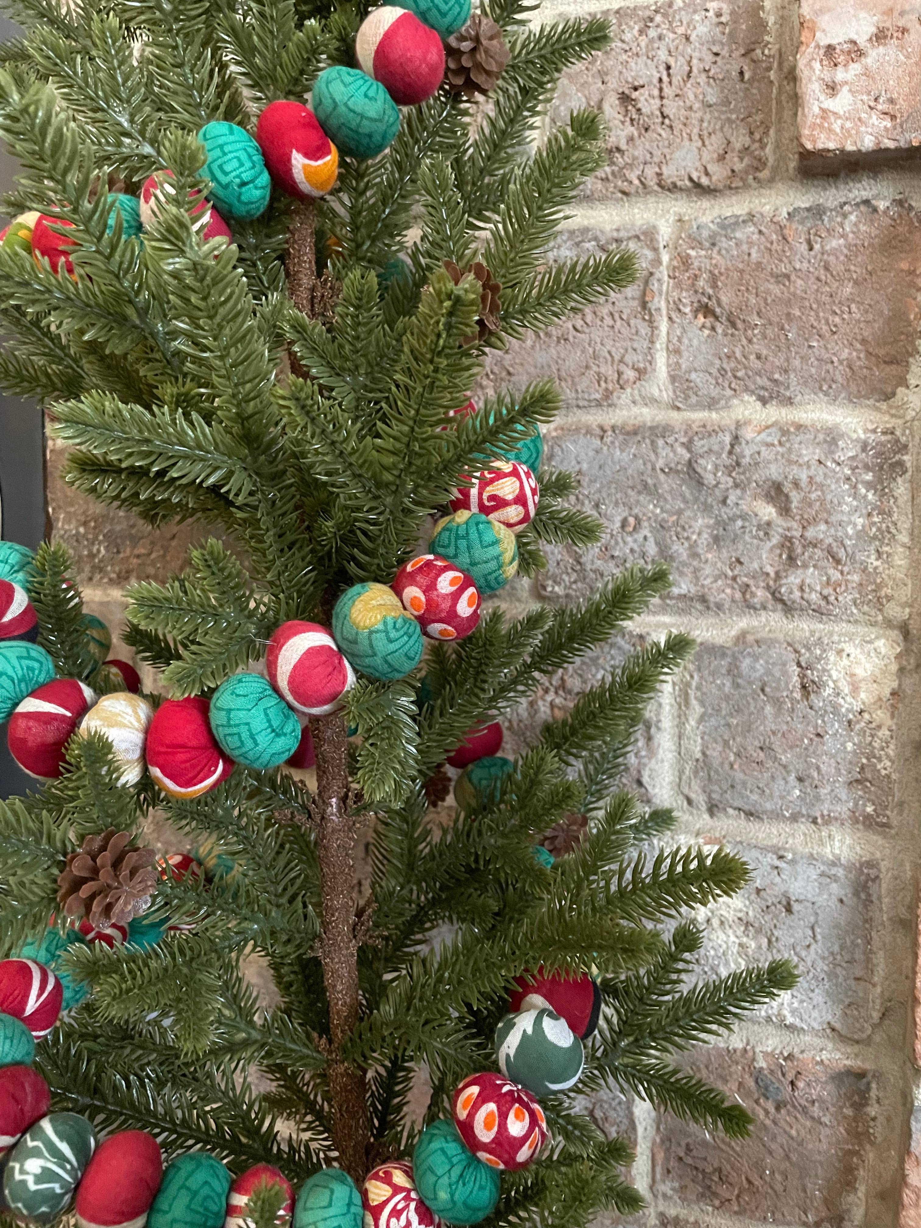 Asha Project - Wholesale Bunting/Garland - Saree Bead Garland | Christmas2