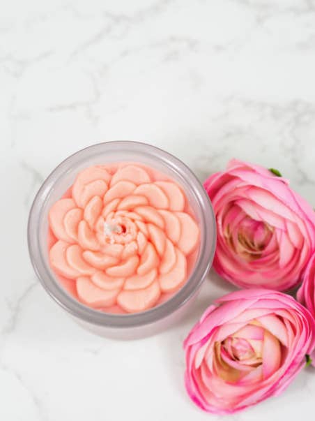 Ranunkelblütenkerze, umweltfreundliche Kerze, verschiedene Größen für den Großhandel von Multifaceted™ Artisan Candles