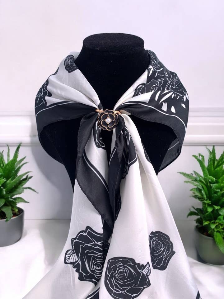 Silk square scarf FL04 for wholesale by BYREN | ÉLINE L'ATELIER