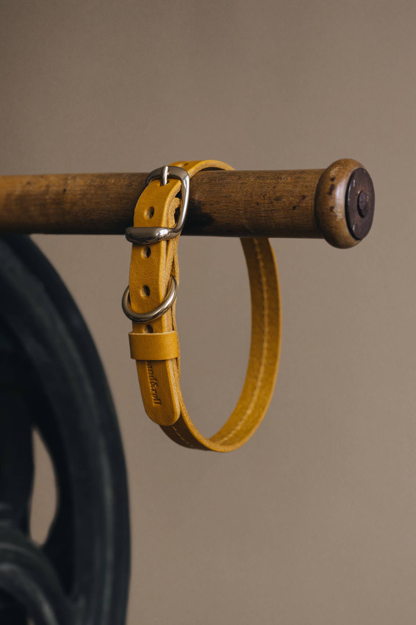 BAND&ROLL – Engroshandel Halsbånd - Hund – LETVÆGTS LÆDER HUND KRAVE. FIR luft1