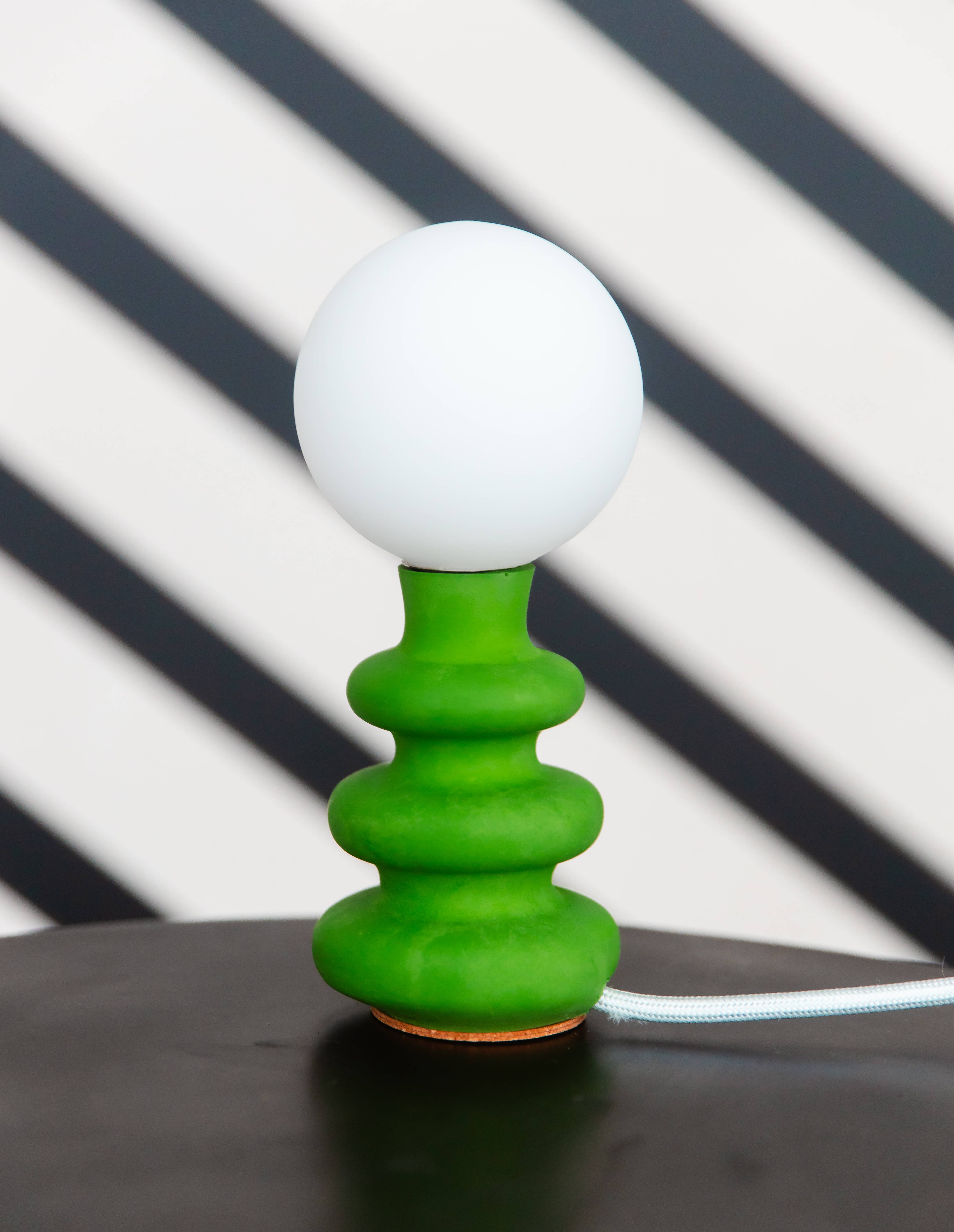 Mono – Candeeiro de secretária/decorativo por atacado – Cabo personalizado para lâmpadas Freddie1