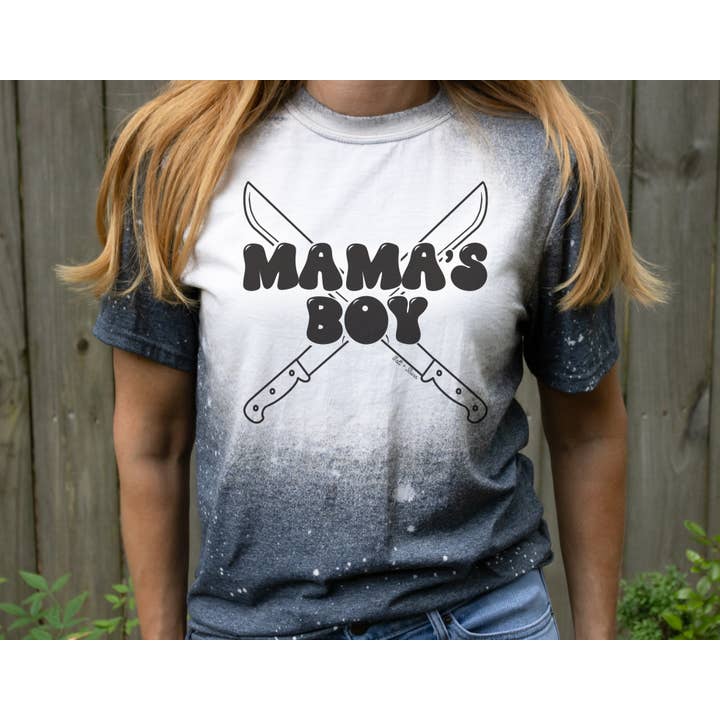 T-shirt Mama's Boy pour la vente par Salt + Burn