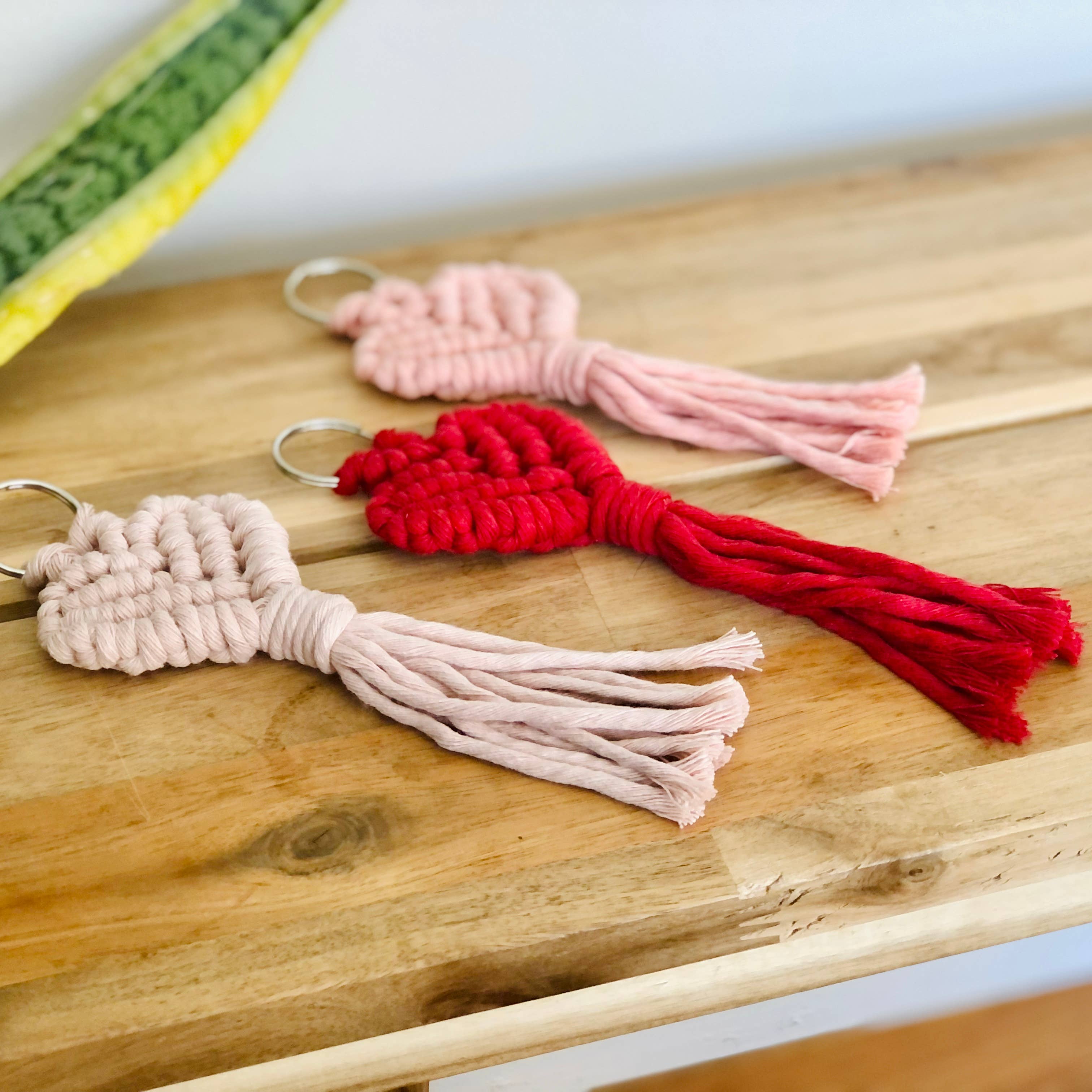 Make My Day Design - Wholesale Keychain - Women's - Valentine Macrame Heart  Keychains4