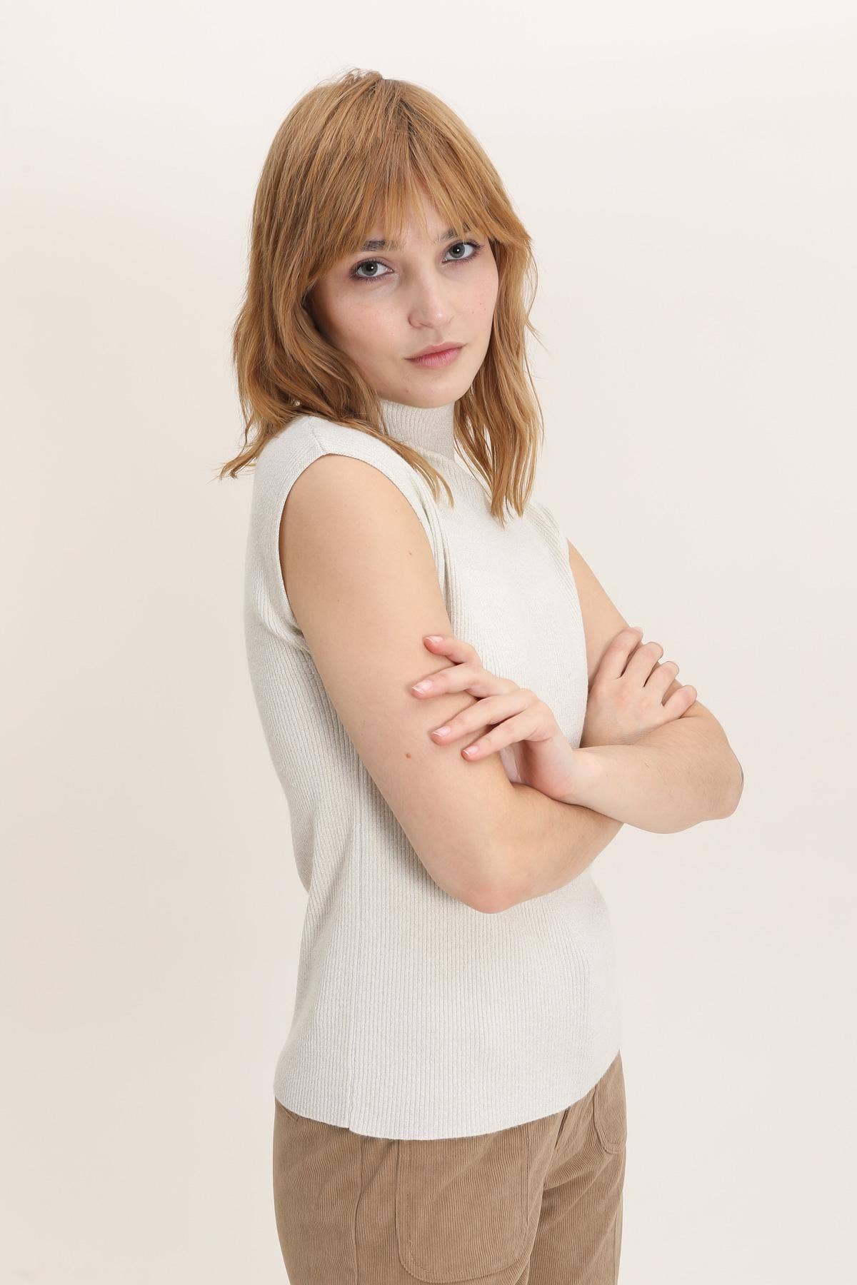 LULUMARY – wholesale Stickad topp - Dam – Lurexstickad top H684 med hög krage, 6-pack2