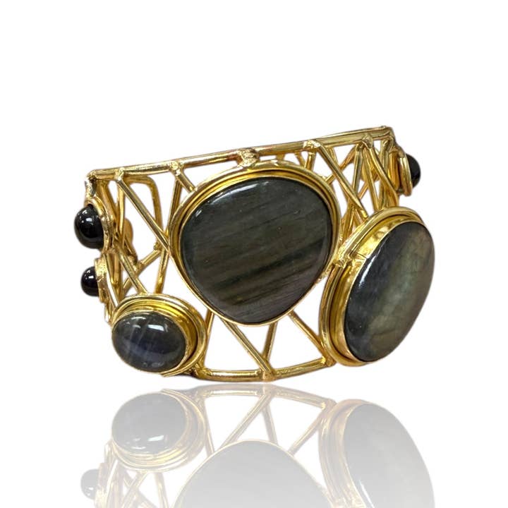 Catherine Cuff per la vendita all'ingrosso da parte di Koda Wearables