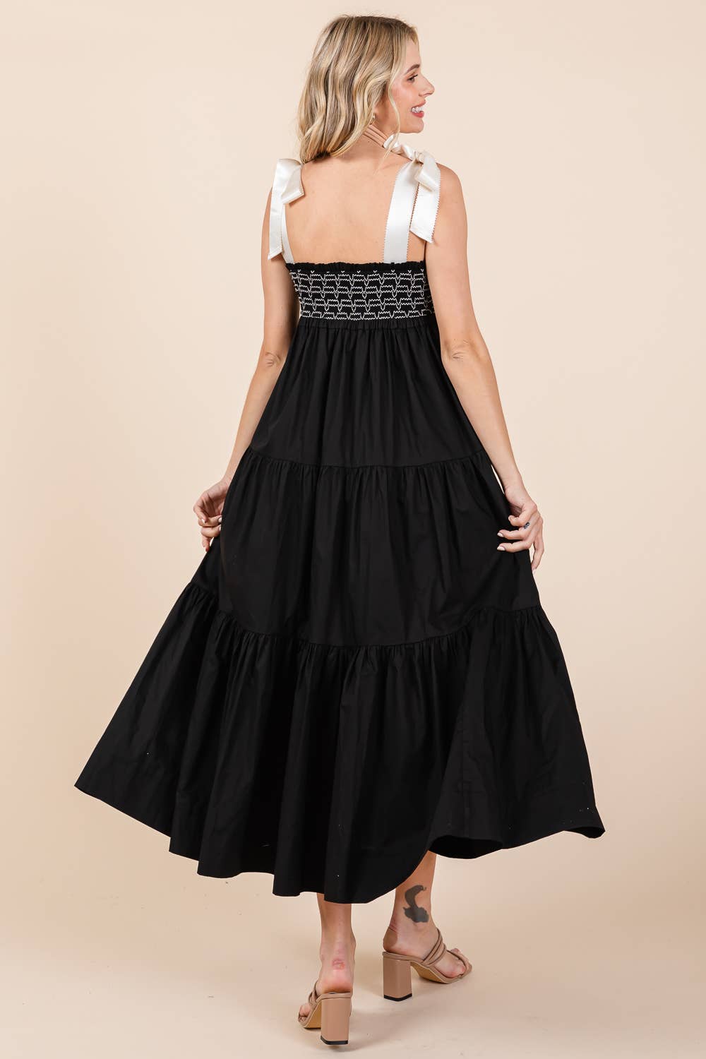 GeeGee x Lovelo - Vendita all'ingrosso Vestito - Donna - Abito midi plissettato a balze taglie comode, MD51552PL37