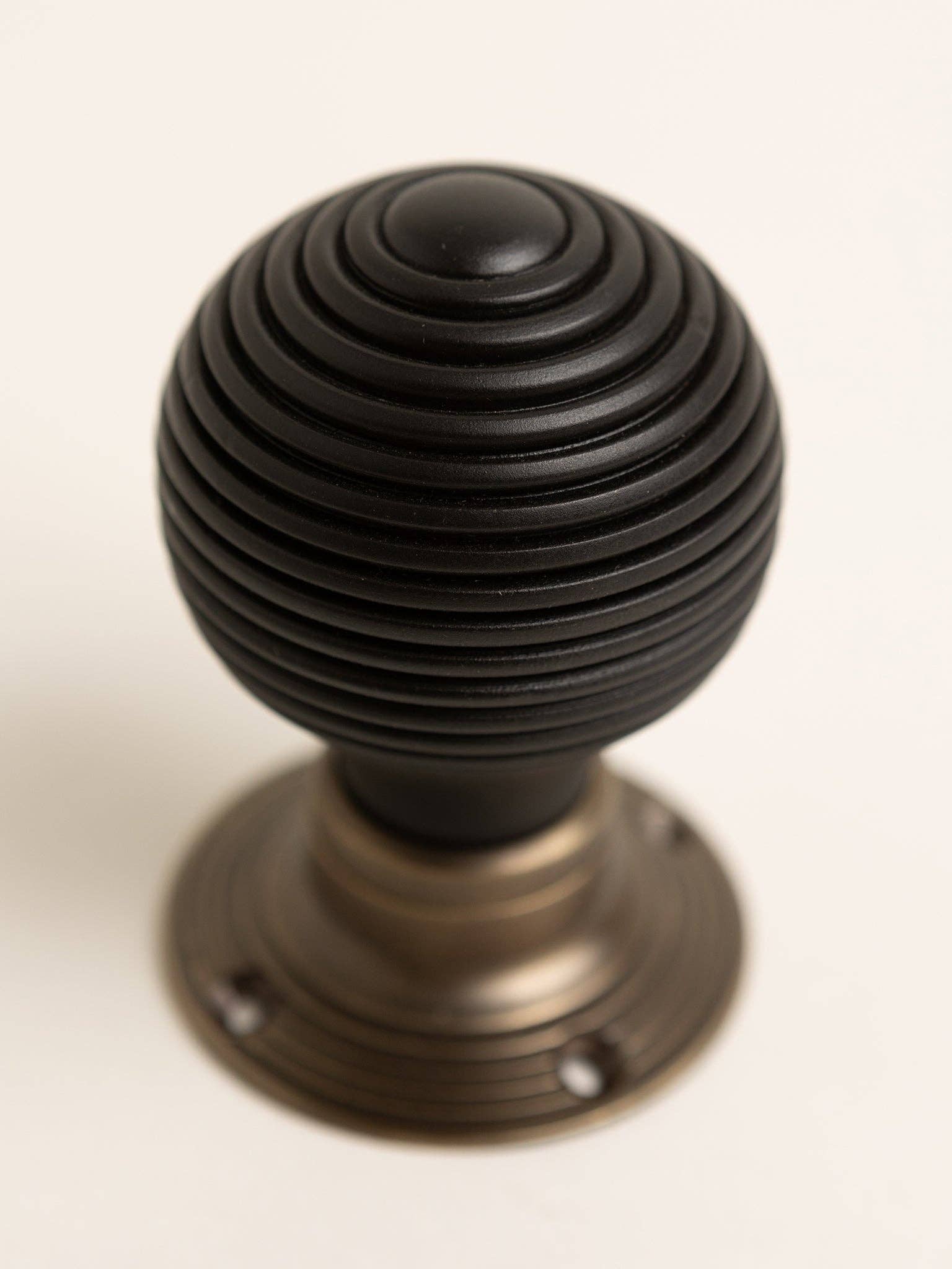 Brass bee - Wholesale Knob/Pull - Beehive Door Knobs - Ebonised & Antique Brass (Pair)2