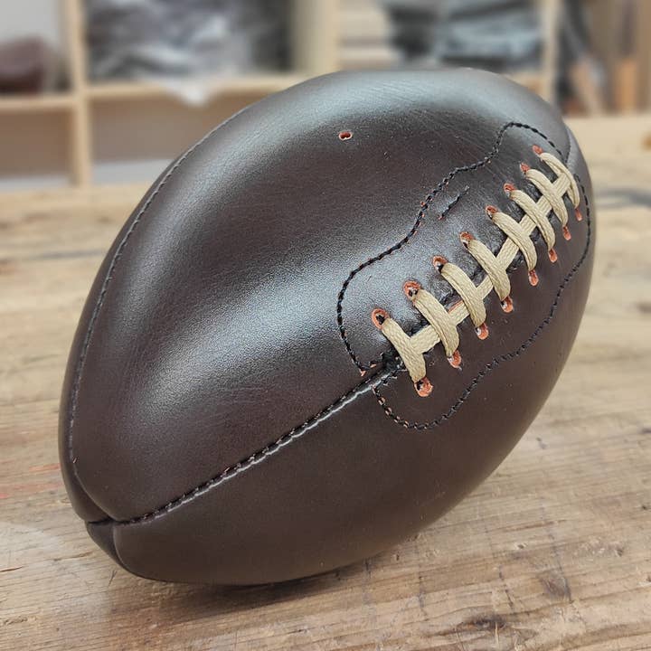 Balón de fútbol americano de cuero vintage. para venta al por mayor de ALL SPORT VINTAGE