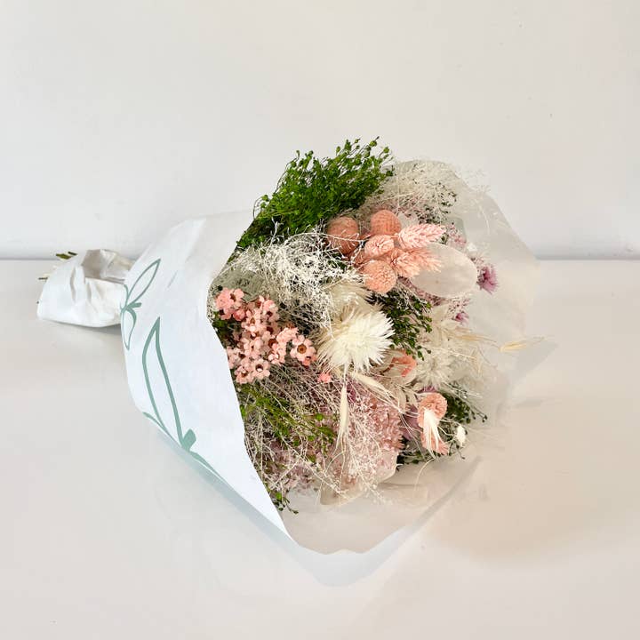 Chaton Et Monsieur Ours - Wholesale Dried/Pressed Flowers - PASTEL DRIED FLOWER BOUQUET8