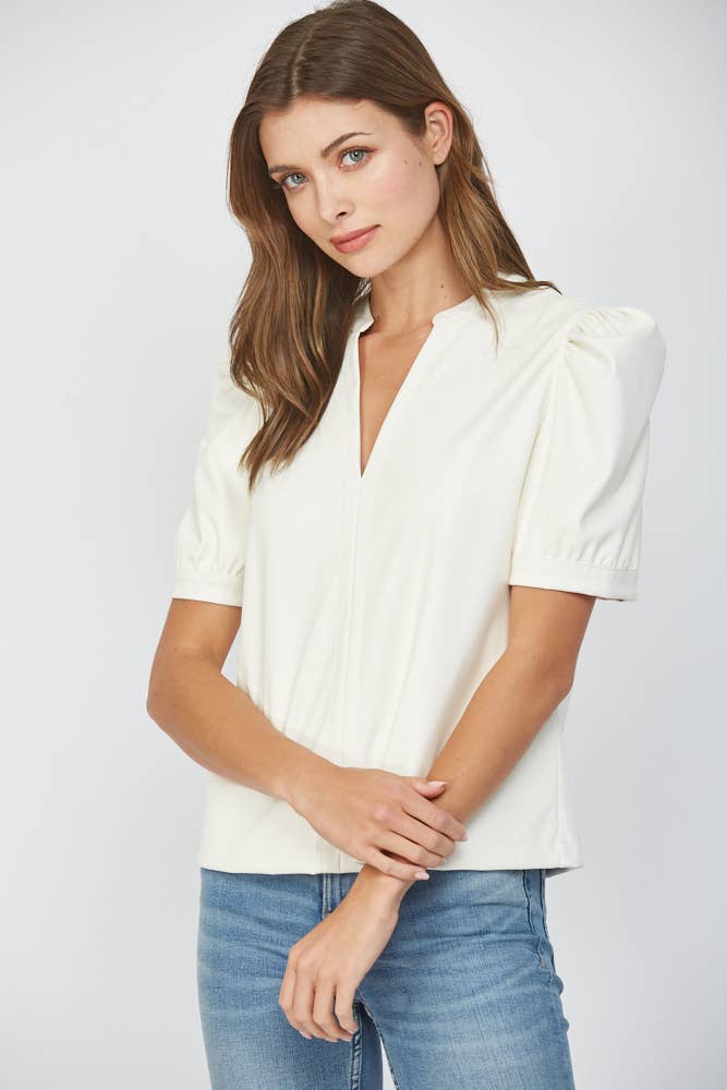 FATE – Blusa - Mulher por atacado – TOP DE IMITAÇÃO DE CABEDAL COM DECOTE DIVIDIDO FT253749