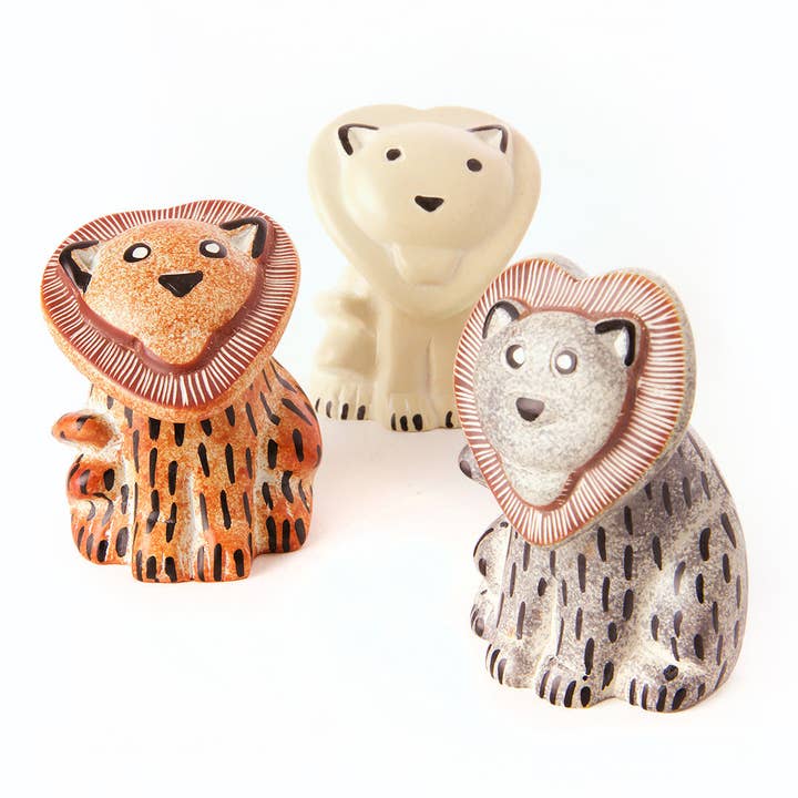 Swahili | AFRICAN MODERN - Wholesale Decorative Tabletop Object - Set of Three Small Soapstone Sweetheart Lions