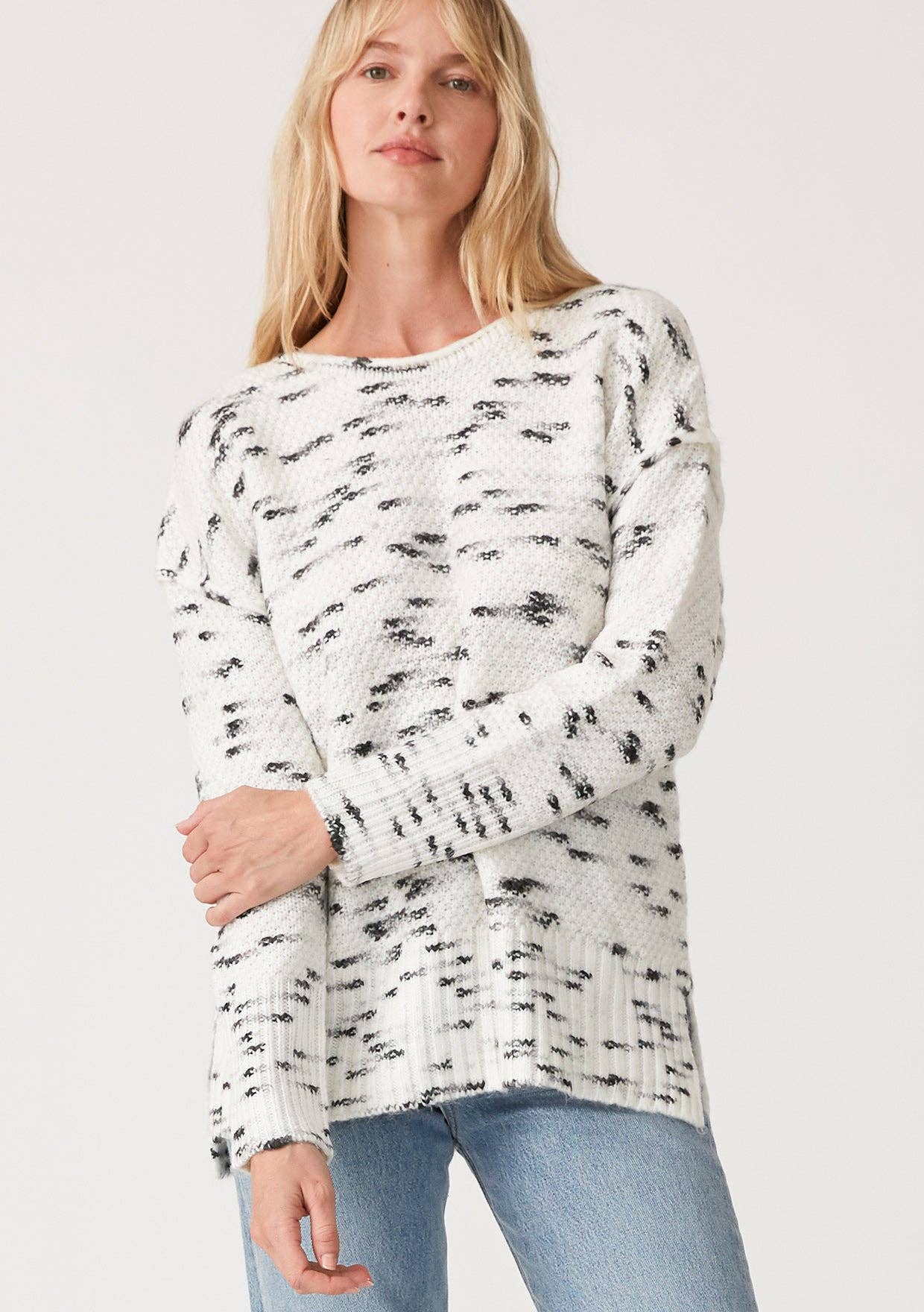 Ivory Black Round Neck Long Sleeve Oversized Pullover for wholesale on Faire3