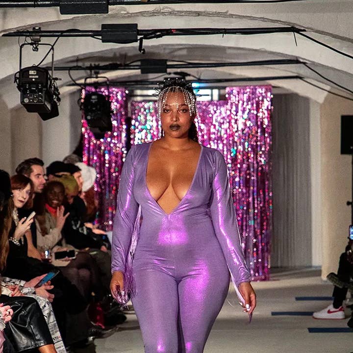 SEMAINE DE LA MODE DE BERLIN Hiver 24 "Combinaison à Franges" pour la vente par Lettau l|. Art Fashion