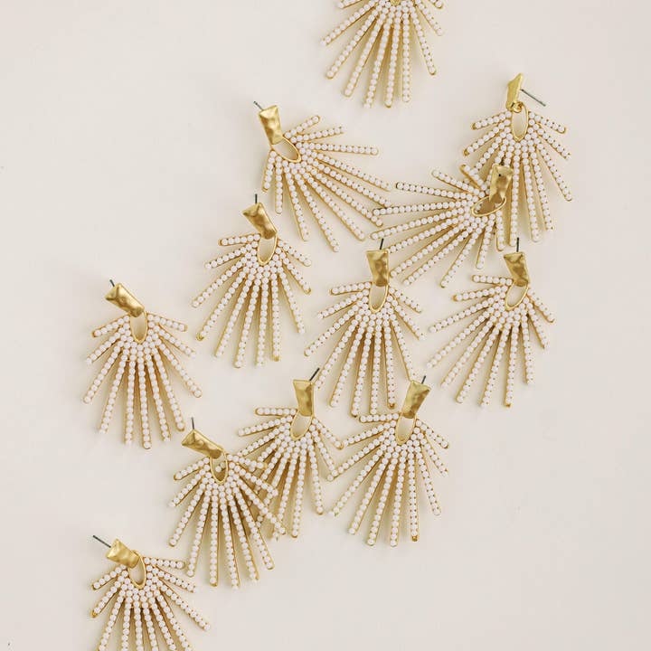 St Armands Designs of Sarasota – Engroshandel Hængeøreringe og creoløreringe – Statement-øreringe med hvid solstråle5