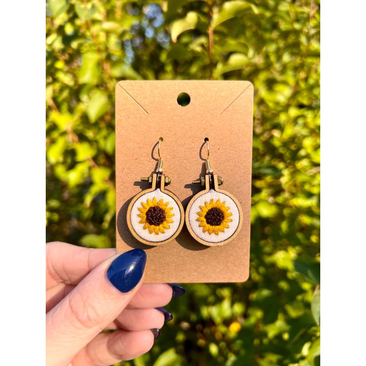 MVA Embroidery - Venta al por mayor Pendientes colgantes - Pendientes de girasol bordados a mano