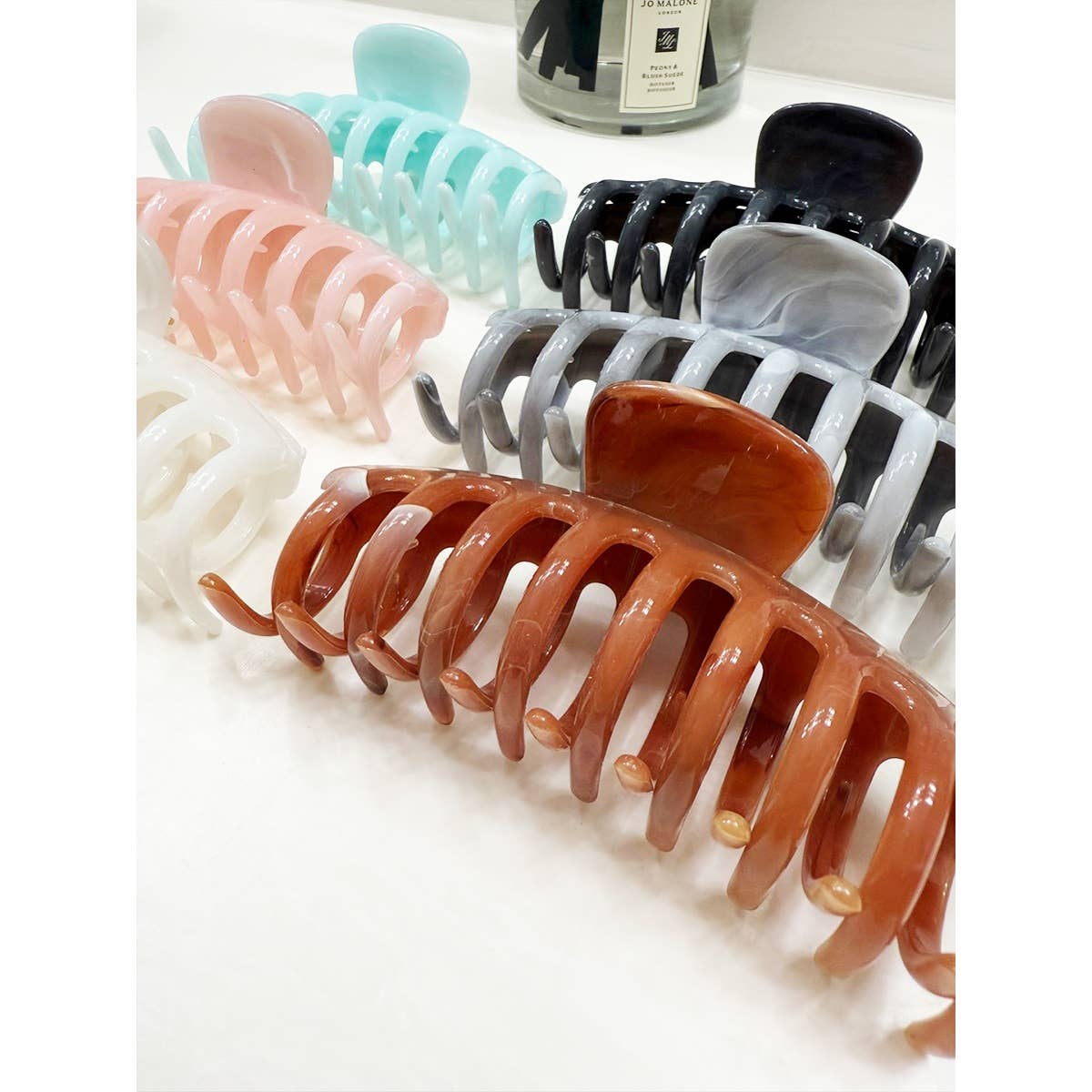 MIX COLOR Shimmering Marbled Round Comb Hair Claw for wholesale on Faire5