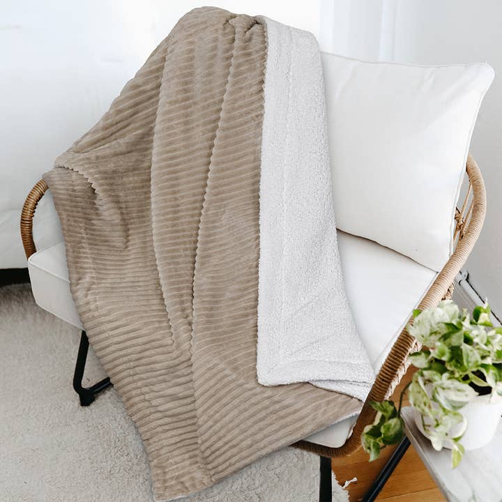Pavilia - Wholesale Throw Blanket - Ribbed Sherpa Throw Blanket69