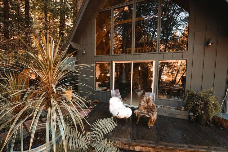 HoogaHooga – Großhandel Teppichvorleger – Rue isländisches Schaffell in natürlichen Brauntönen3