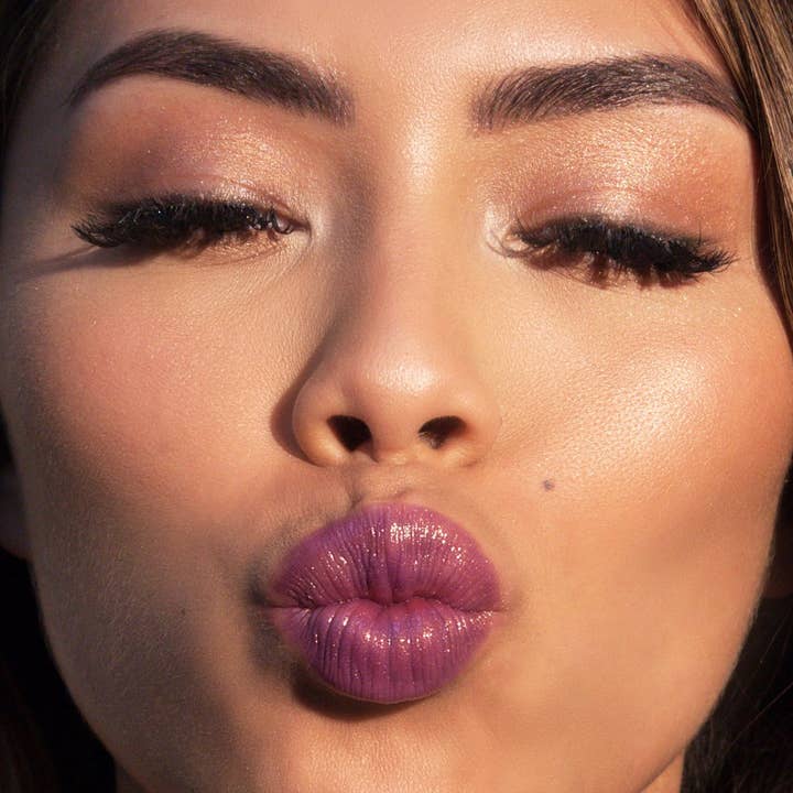 Beauty Goddess – wholesale Lip-gloss – theBalm cosmetics PLUMP YOUR PUCKER® Lip Gloss Enhance - Shimmering Violet2