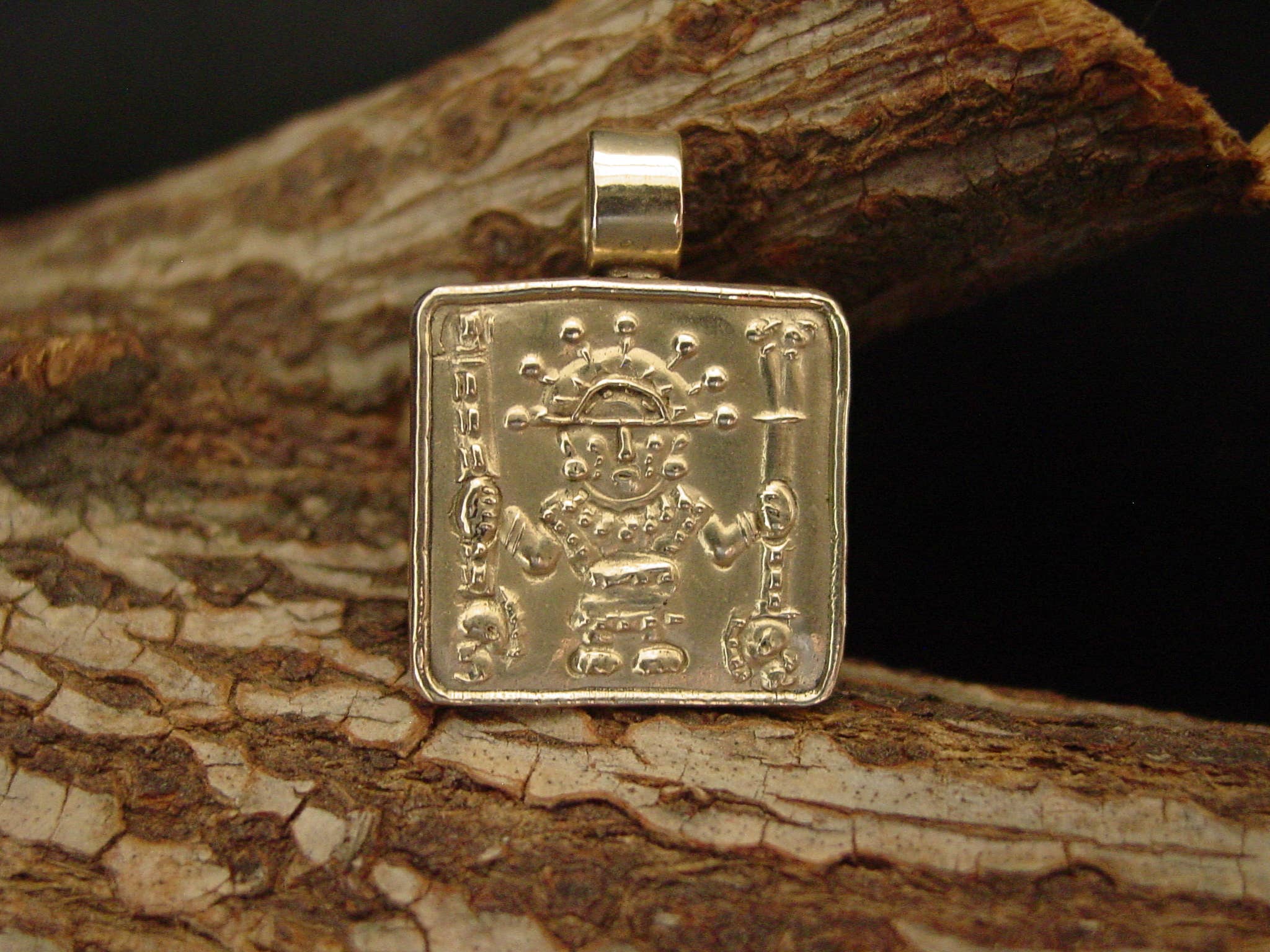 Vis a Vis Jewelry - Vente Breloques/médailles personnalisées - Pendentif Viracocha - Dieu créateur inca - Sculpté à la main5