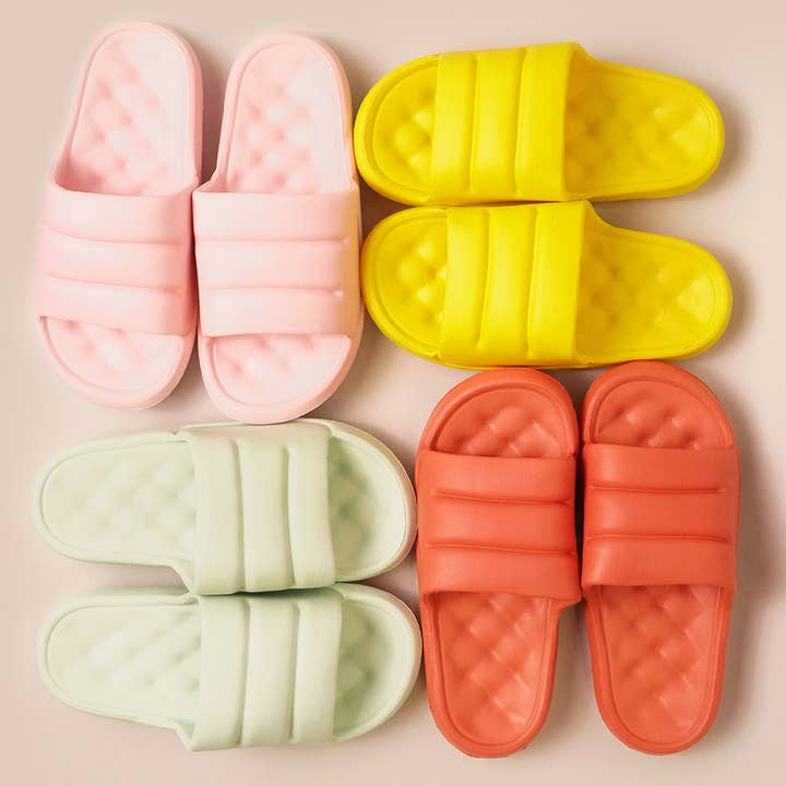 Fashion City - Wholesale Slippers - Women's - Non-Slip Pillow Form Cloud Slippers
