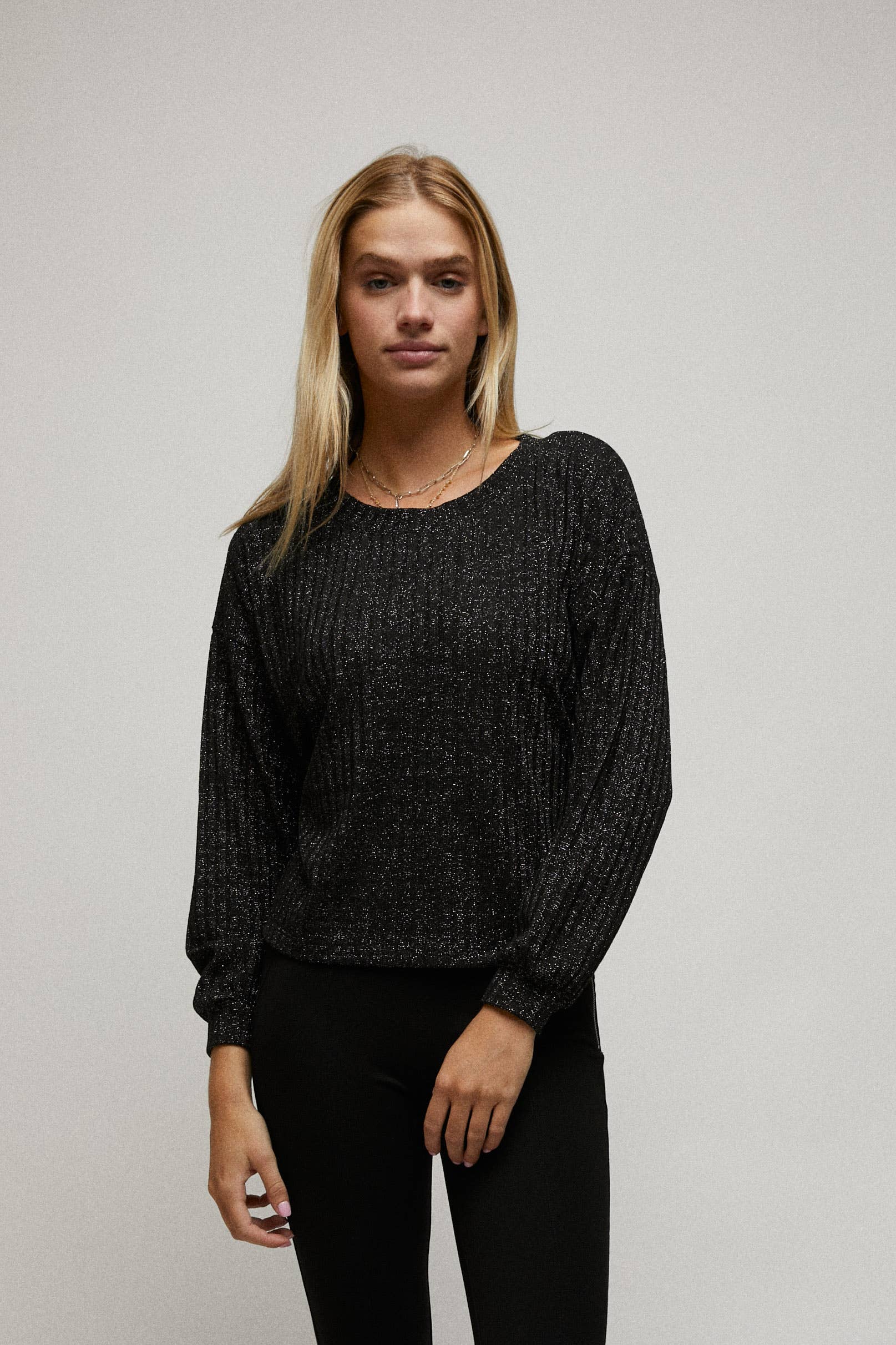 Cerule – Großhandel Strickoberteil – Damen – Langärmliges, kariertes Oberteil aus Lurex-Rippstrick1