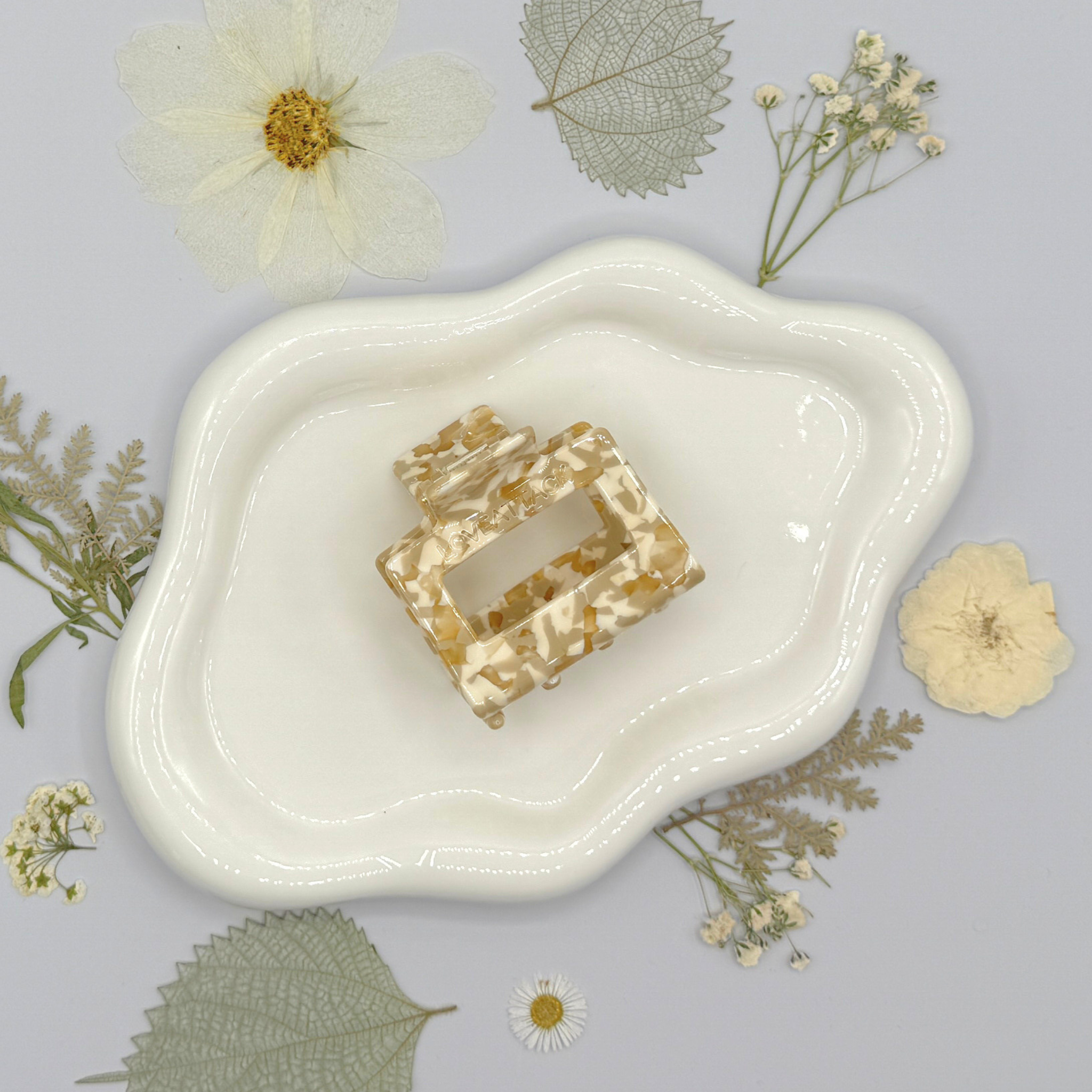 Love Attack - Wholesale Hair Clip - Women's - Raya Cellulose Acetate Hair Claw Clips3