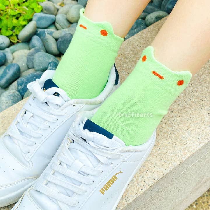 Truffle Arts - Wholesale Socks - Women's - Wawa the Frog Socks