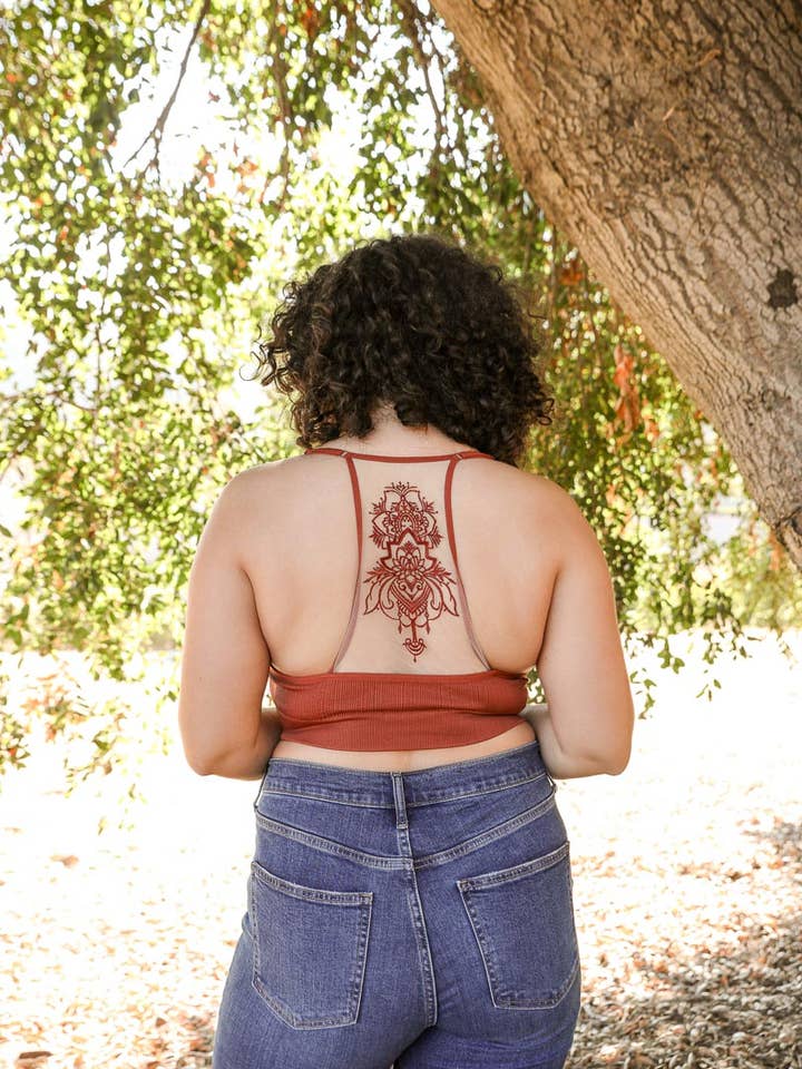 Leto Accessories - Vendita all'ingrosso Bralette - Donna - Tatuaggio Tatuaggio Maglia Racerback Bralette11