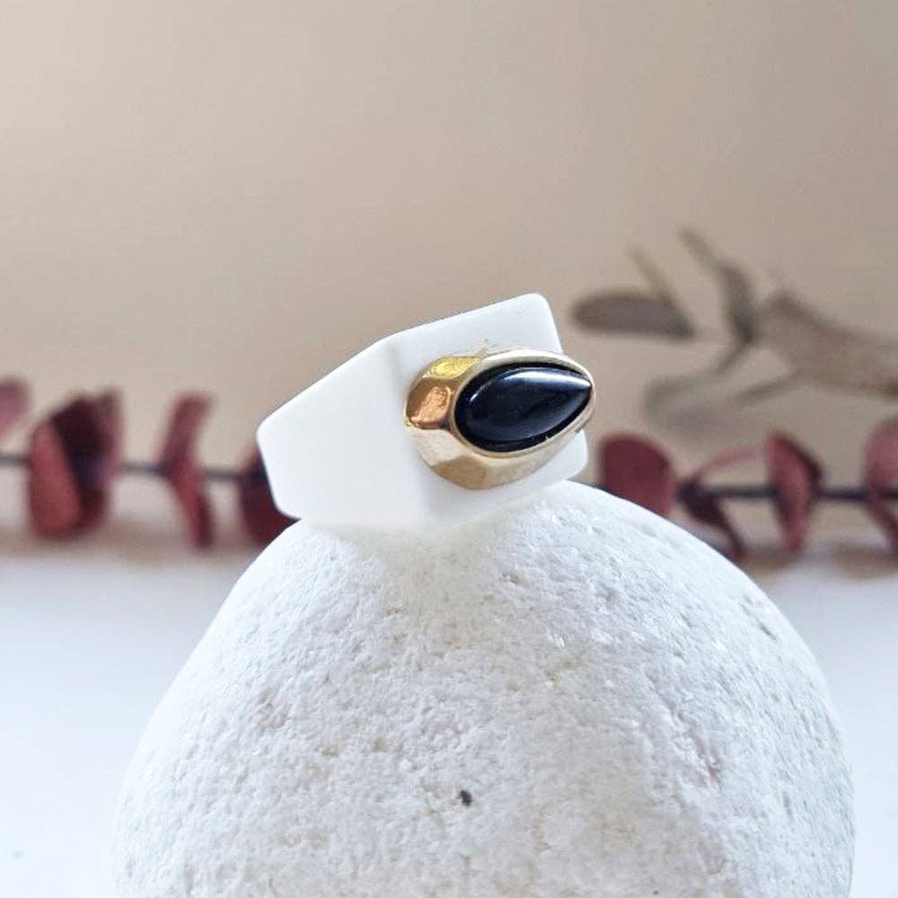 ÉMOLO - Wholesale Cocktail/Statement Ring - White ring with natural Onyx stone3