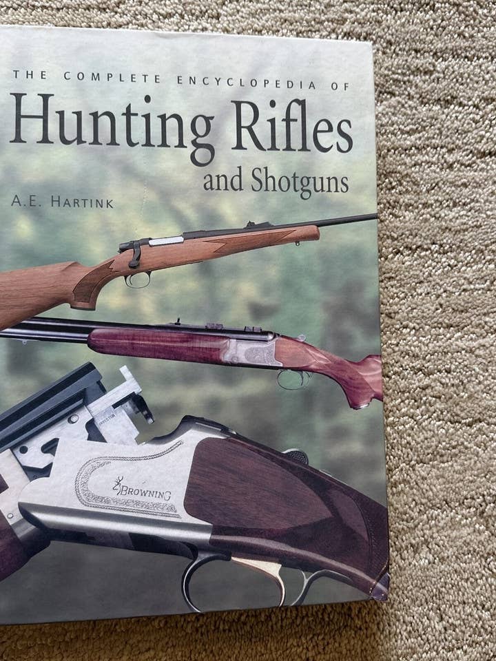 Enciclopedia completa dei fucili da caccia Libro di A. E. Hartink per la vendita all'ingrosso da parte di Real Retro